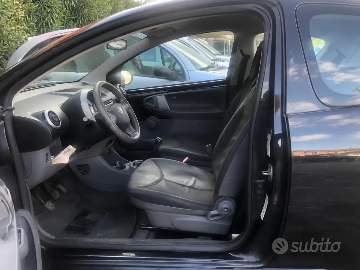 Usata Toyota Aygo Sol 54 CV (39 kW) 2007 Nero Utilitaria