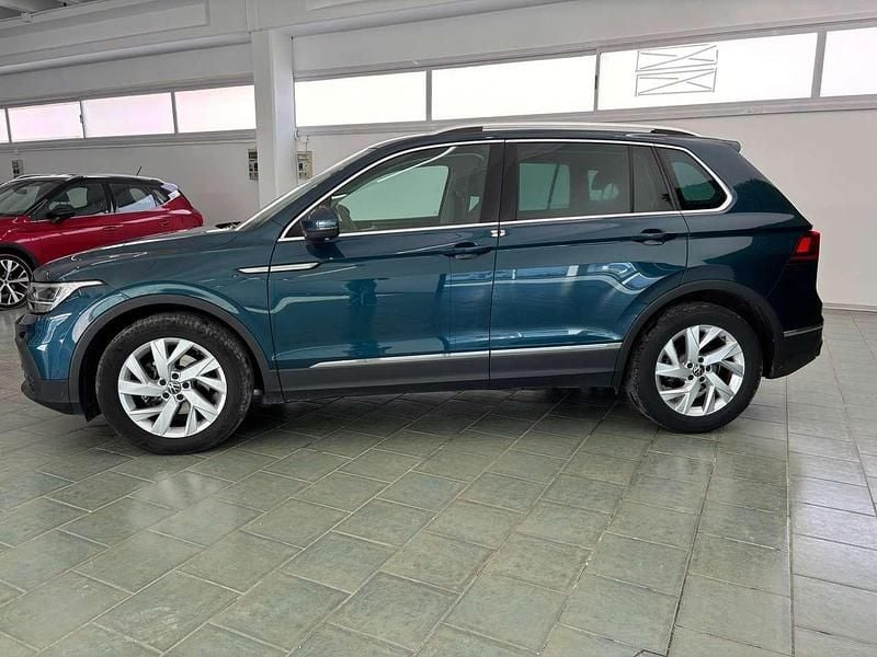 Usata VW Tiguan Life 122 CV (89 kW) 2021 Blu/azzurro SUV