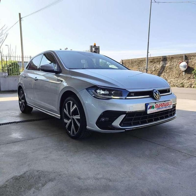 Usata VW Polo R-line 95 CV (69 kW) 2022 Grigio Utilitaria