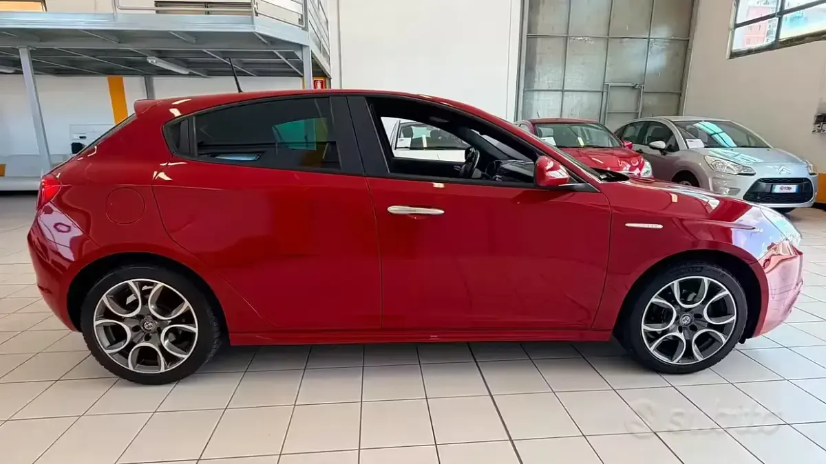 Usata Alfa Romeo Giulietta Super 120 CV (88 kW) 2018 Rosso Utilitaria