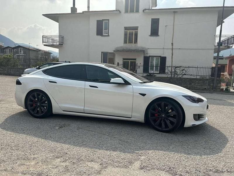 Usata Tesla Model S 135 kW (184 CV) 2018 Bianco Utilitaria