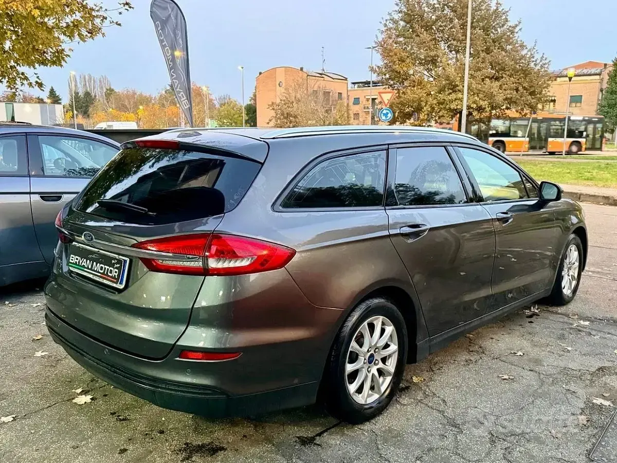 Gebraucht Ford Mondeo S 150 PS (110 kW) 2018 Grau Kombi