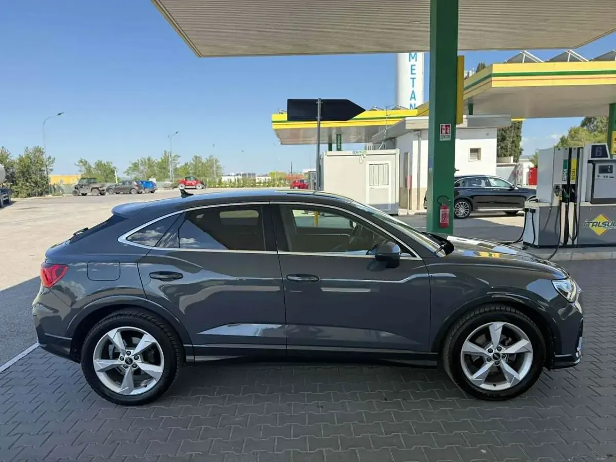 Usata Audi Q3 Sportback S-Line 150 CV (110 kW) 2021 Grigio SUV