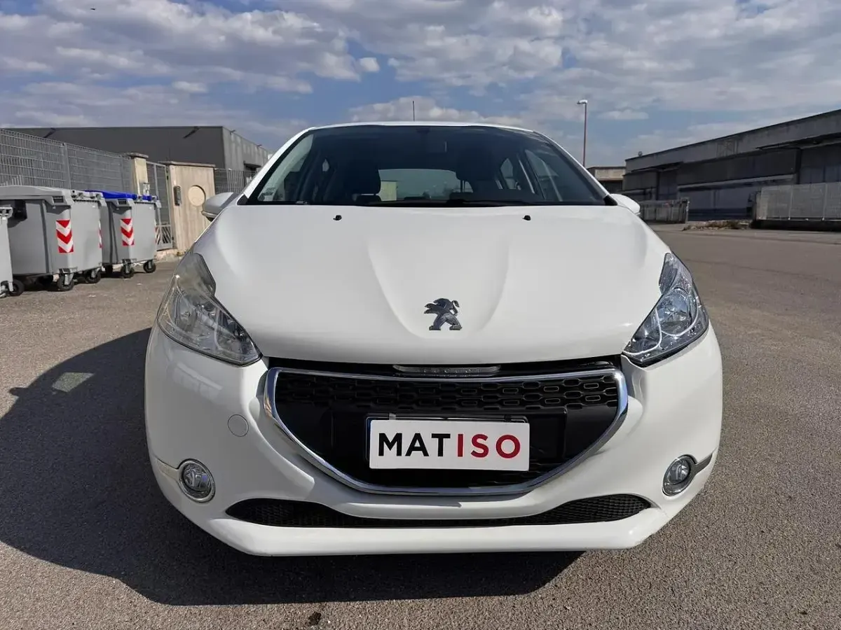 Usata Peugeot 208 82 CV (60 kW) 2013 Bianco Utilitaria