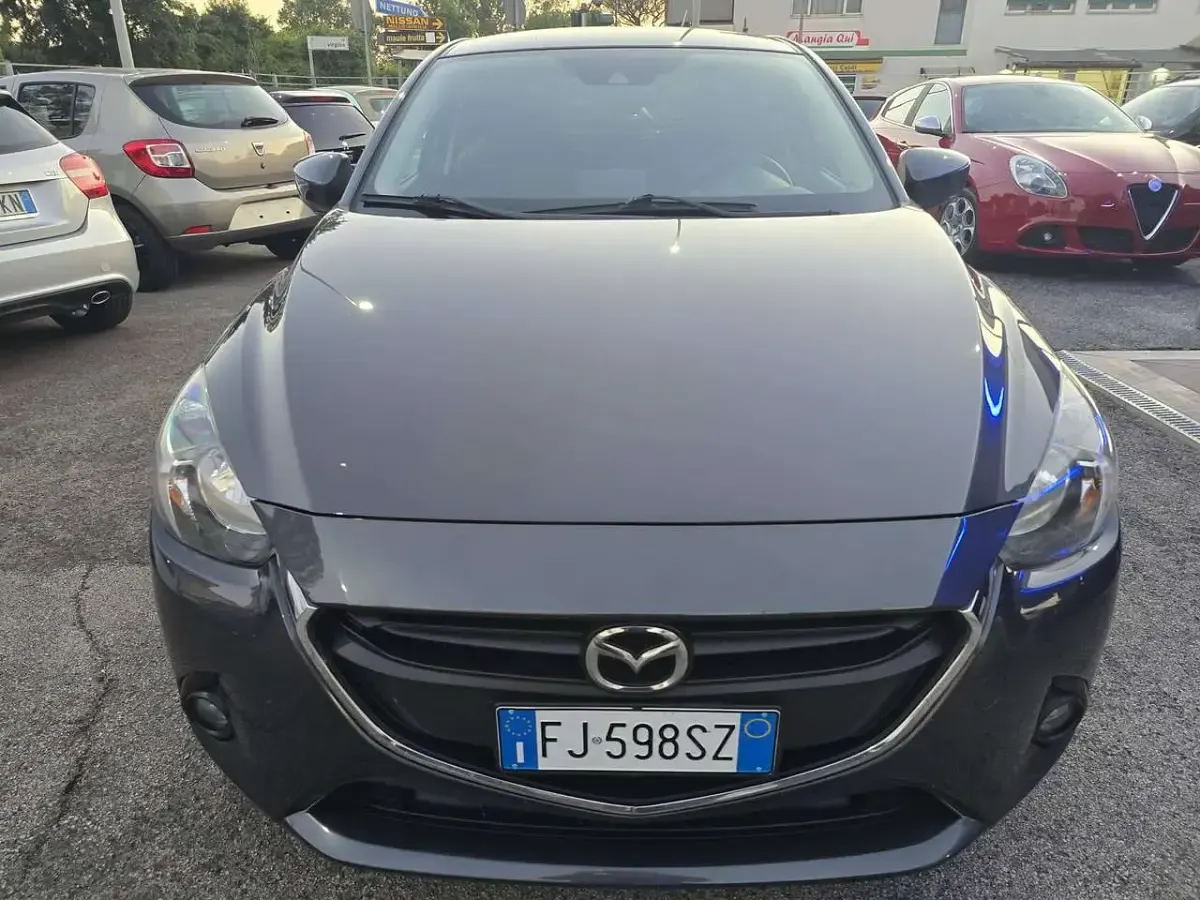 Usata Mazda 2 Exceed 105 CV (77 kW) 2017 Grigio Utilitaria