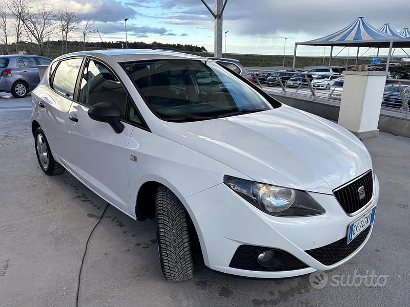 Usata Seat Ibiza Reference 75 CV (55 kW) 2012 Bianco Berlina