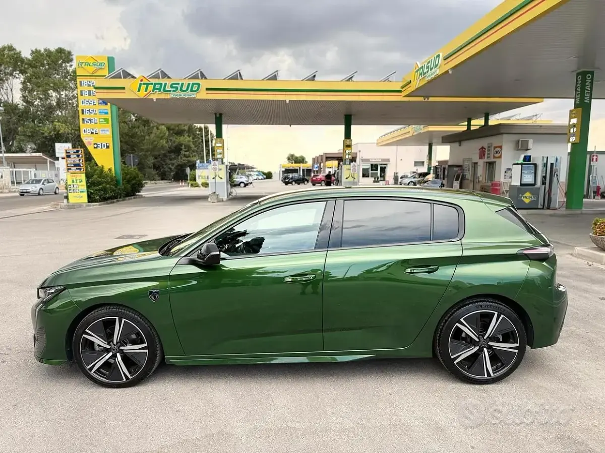 Usata Peugeot 308 GT 131 CV (96 kW) 2022 Verde Berlina