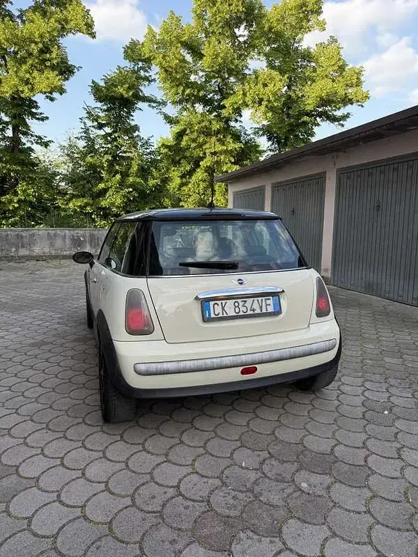 Usata Mini One D 75 CV (55 kW) 2004 Bianco Utilitaria