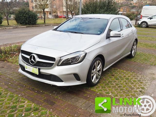 Usata Mercedes A180 109 CV (80 kW) 2017 Grigio Berlina