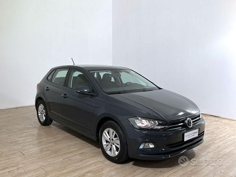 Usata VW Polo Comfortline 90 CV (66 kW) 2018 Grigio urano Utilitaria
