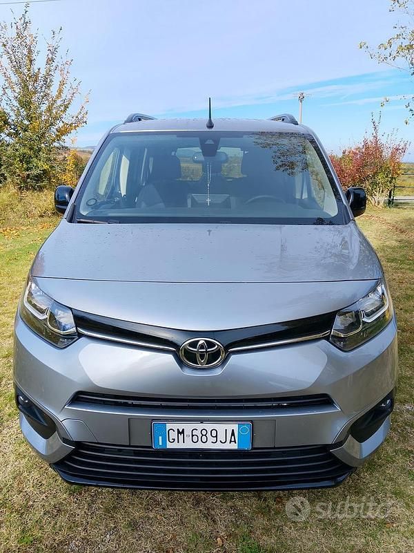 Grigio Usata 2023 Toyota Proace Furgone | 29.500 € (Buon prezzo) - Immagine 1/4
