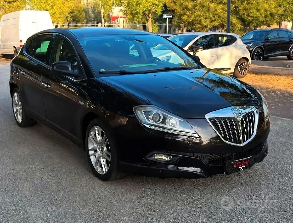 Usata Lancia Delta 120 CV (88 kW) 2011 Nero Utilitaria