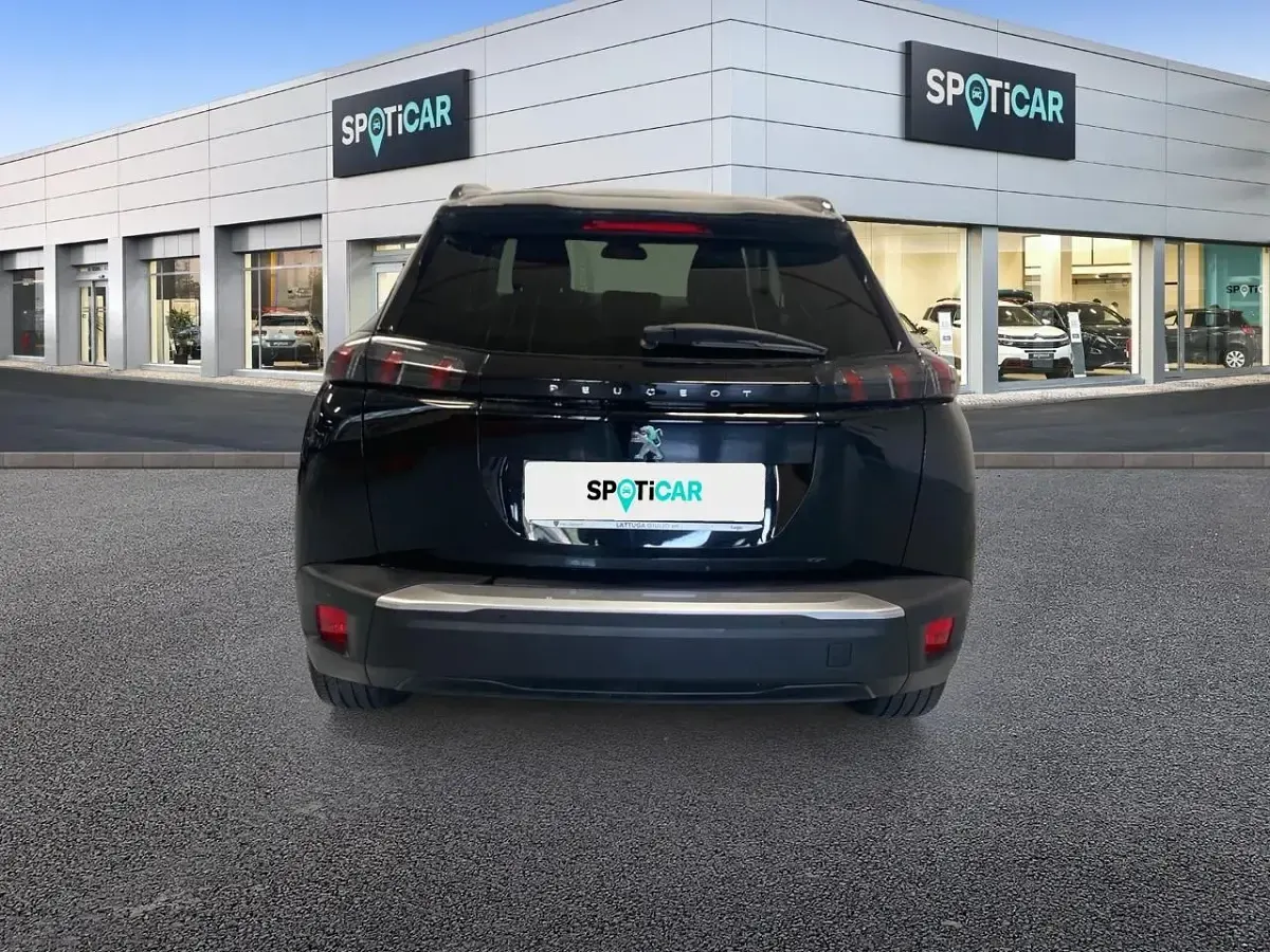 Usata Peugeot e-2008 Allure 100 kW (136 CV) 2021 Nero SUV