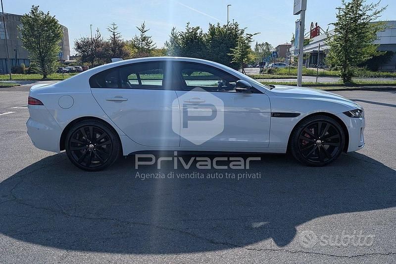 Usata Jaguar XE R-Dynamic 204 CV (150 kW) 2021 Bianco Berlina