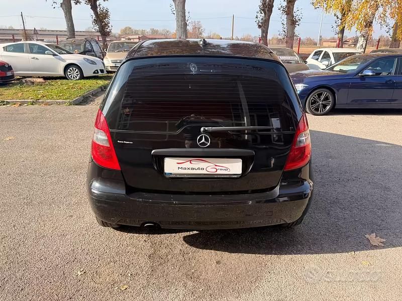 Usado Mercedes A160 Elegance 95 CV (69 kW) 2011 Negro Berlina