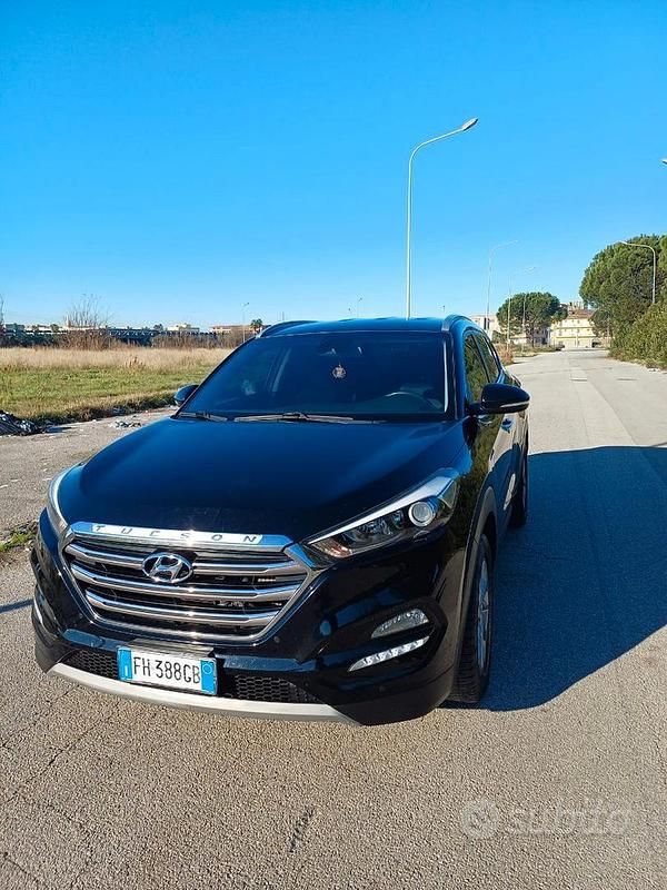 Nero Usata 2017 Hyundai Tucson Xpossible SUV | 12.000 € - Immagine 1/4