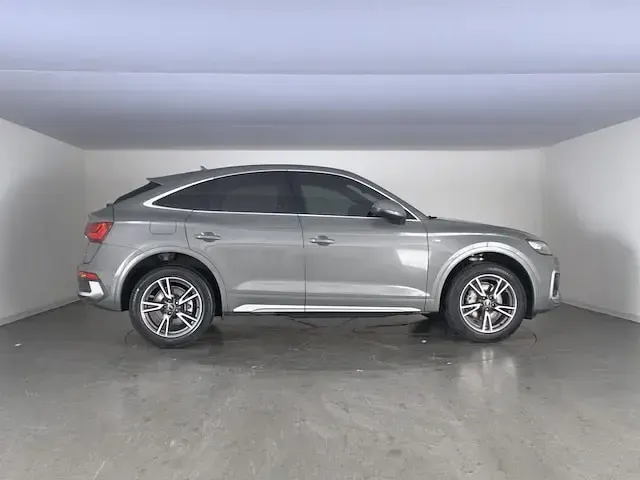 Usata Audi Q5 Sportback S-Line 204 CV (150 kW) 2024 Grigio chronos metallizzato SUV