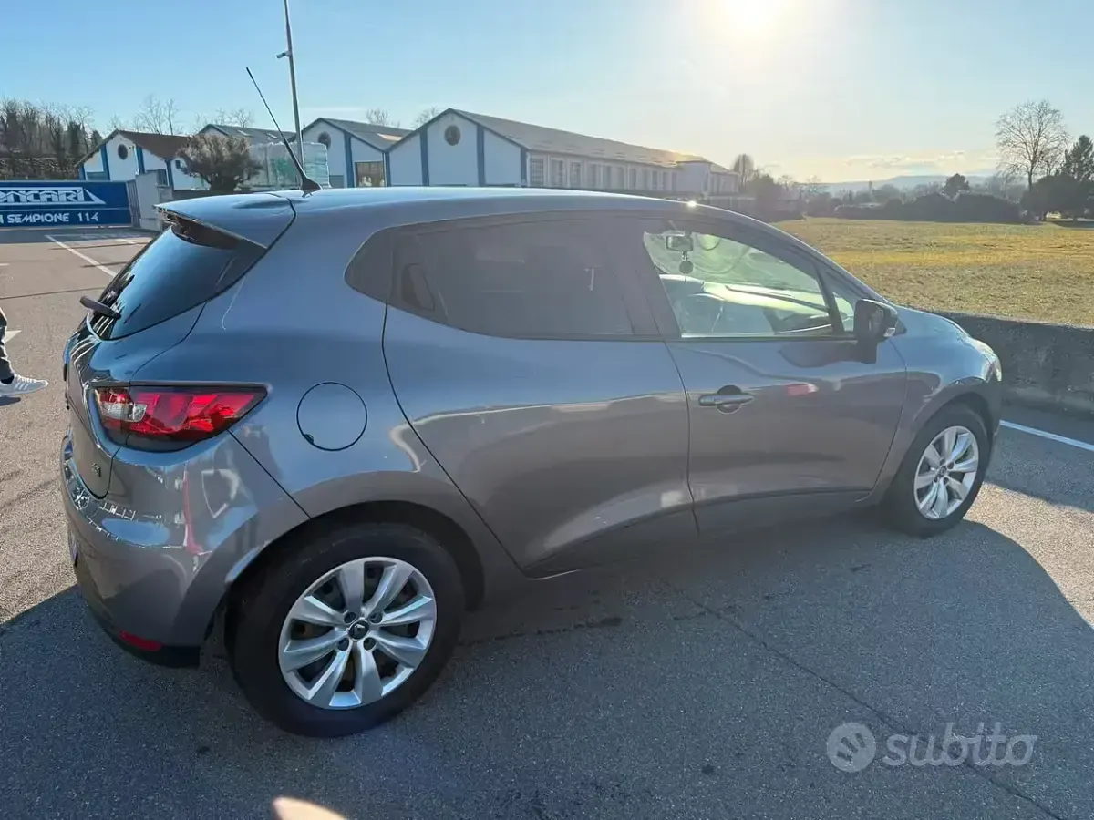 Usata Renault Clio IV 75 CV (55 kW) 2014 Grigio Berlina