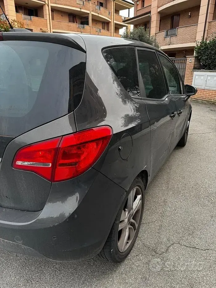 Usata Opel Meriva 95 CV (69 kW) 2016 Grigio Monovolume