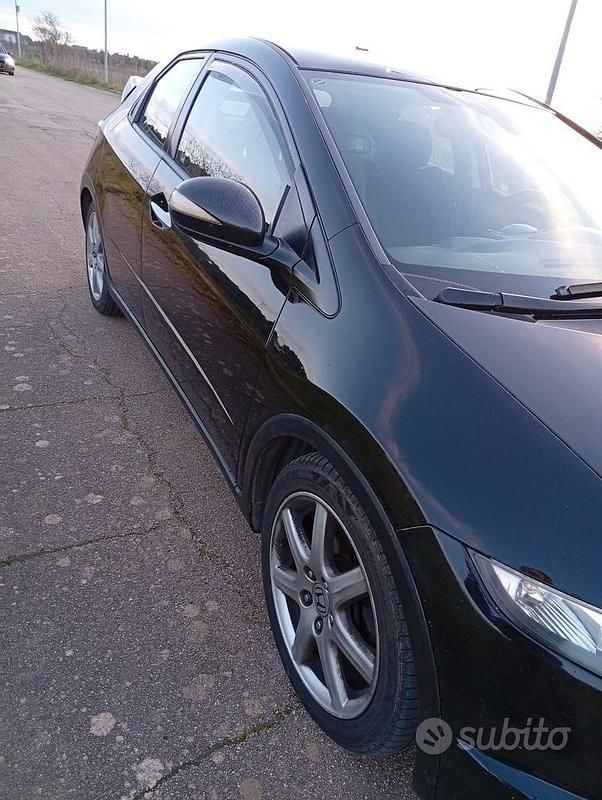 Usata Honda Civic Comfort 140 CV (102 kW) 2006 Nero Berlina
