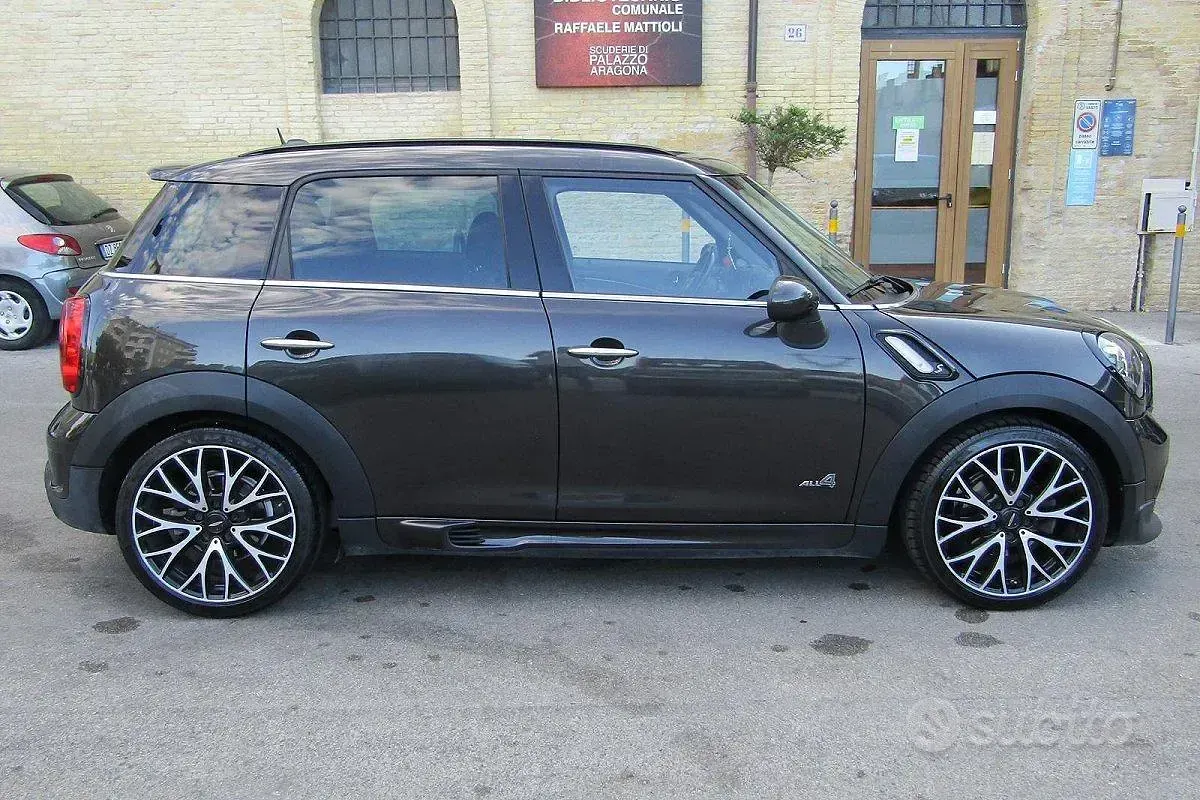 Usata Mini Cooper SD Countryman 143 CV (105 kW) 2014 Grigio SUV