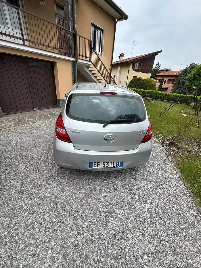 Usata Hyundai i20 78 CV (57 kW) 2010 Grigio Utilitaria