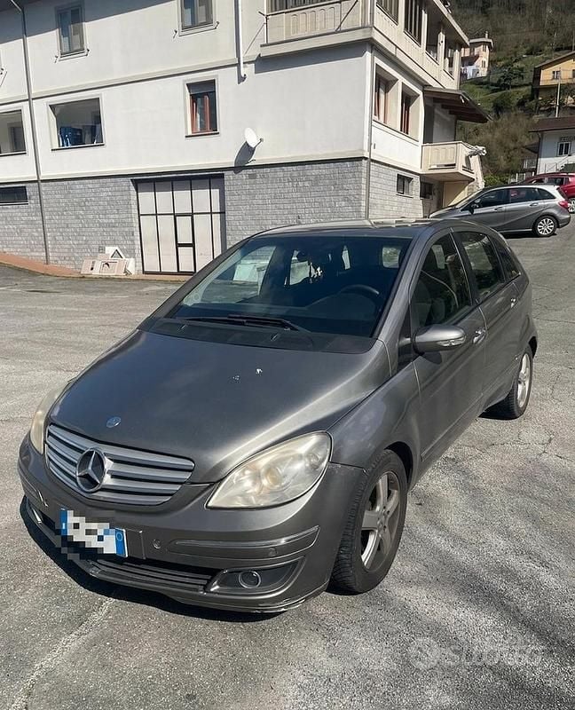 Usata Mercedes B200 2008 Grigio Monovolume