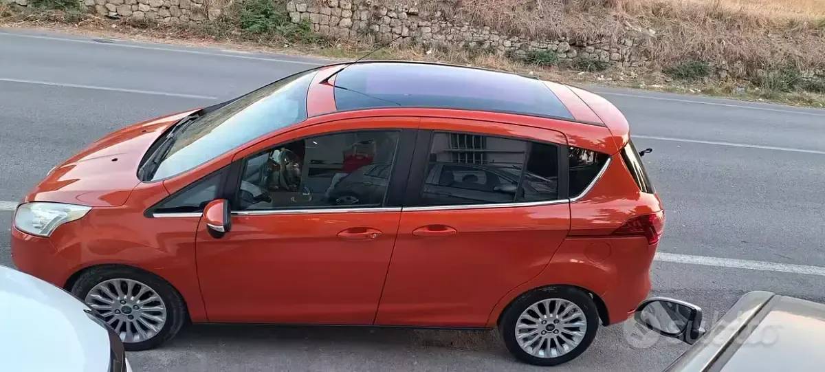 Usata Ford B-MAX Business Edition 95 CV (69 kW) 2013 Arancione Monovolume
