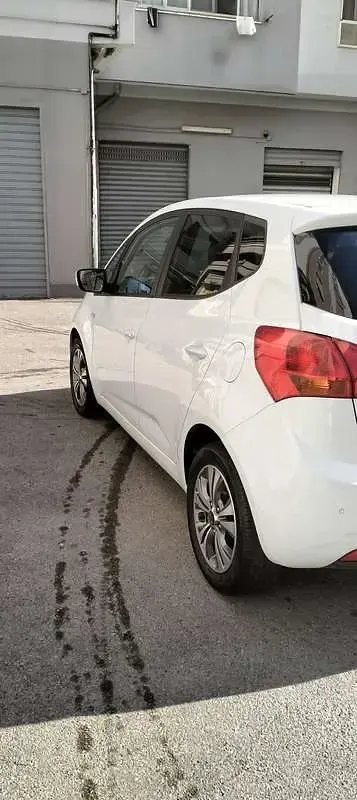 Usata Kia Venga Active 90 CV (66 kW) 2018 Bianco Utilitaria