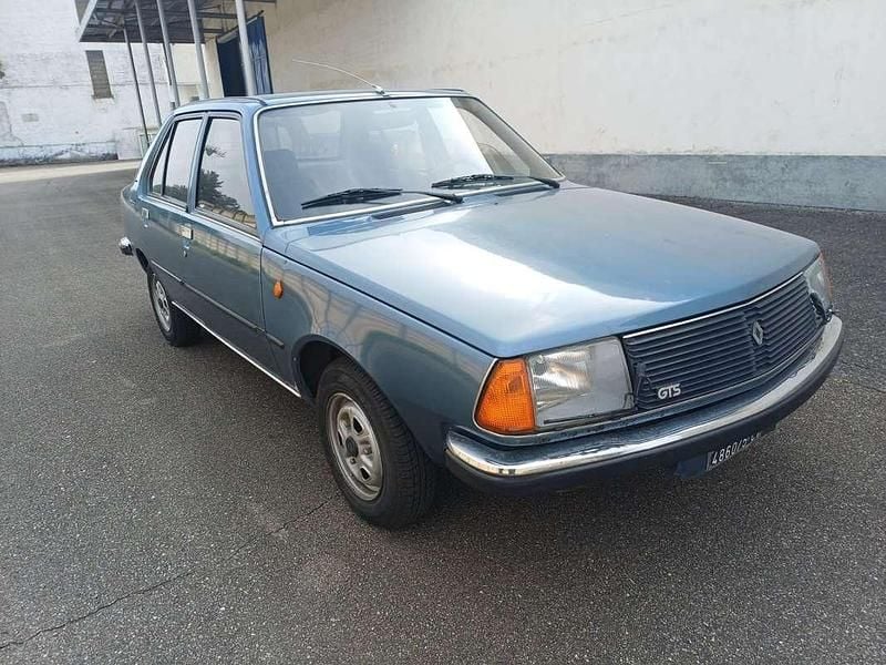 Blu/azzurro Usata 1979 Renault R18 Tre volumi | 3500 € - Immagine 1/4