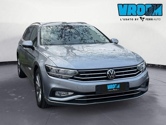 Usata VW Passat Business 150 CV (110 kW) 2023 Argento Station wagon