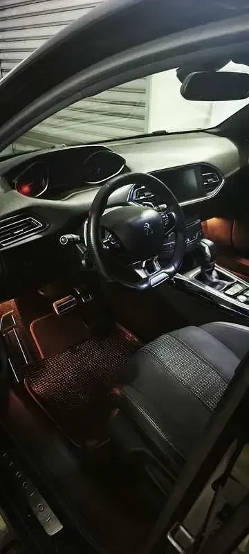 Usata Peugeot 308 GT-line 120 CV (88 kW) 2017 Berlina