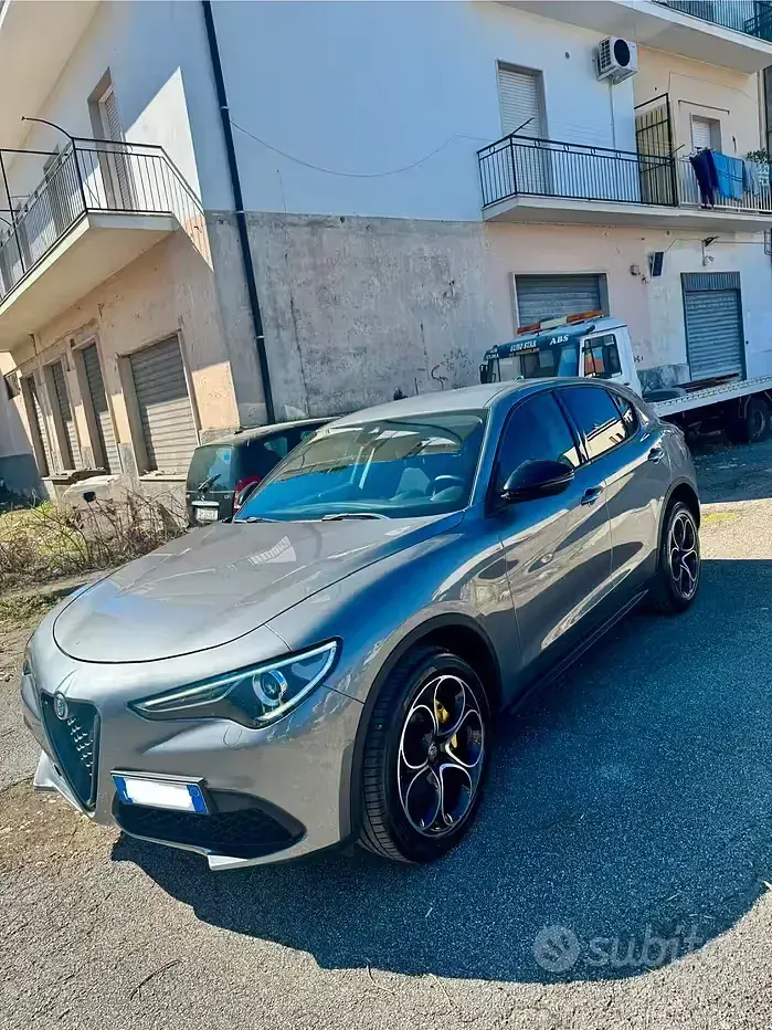 Usata Alfa Romeo Stelvio 190 CV (139 kW) 2021 Grigio SUV