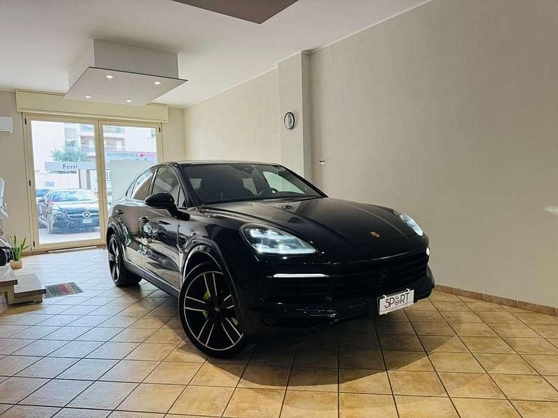 Nero Usata 2021 Porsche Cayenne SUV | 71.980 € (Buon prezzo) - Immagine 1/4