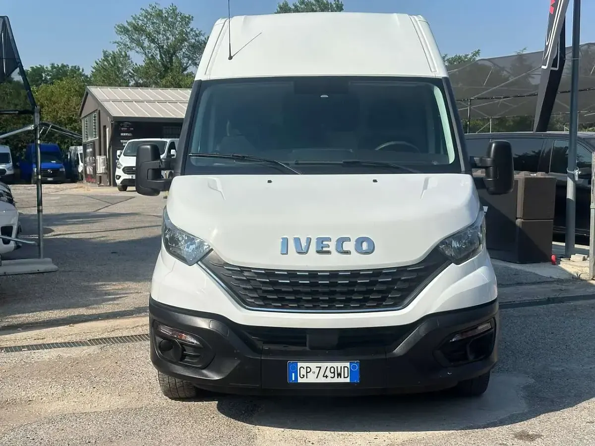 Usata Iveco Daily 155 CV (114 kW) 2021 Bianco Furgone