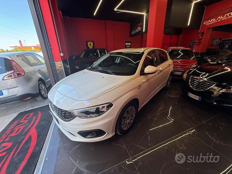 Usata Fiat Tipo Lounge 120 CV (88 kW) 2017 Bianco Berlina