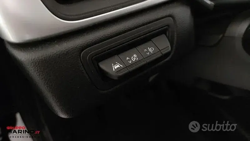 Usata Renault Captur Equilibre 101 CV (74 kW) 2024 Nero SUV