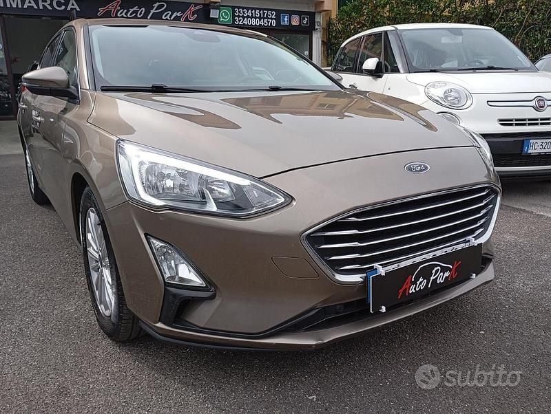 Usado Ford Focus Titanium 125 HP (91 kW) 2019 Castanho Sedan