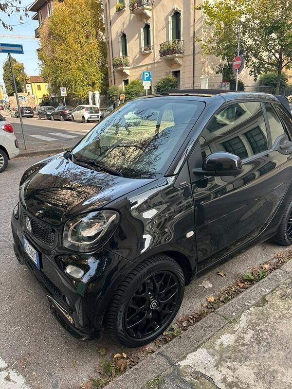 Nero Usata 2019 Smart ForTwo Cabrio Brabus Cabrio | 16.900 € (Buon prezzo) - Immagine 1/4