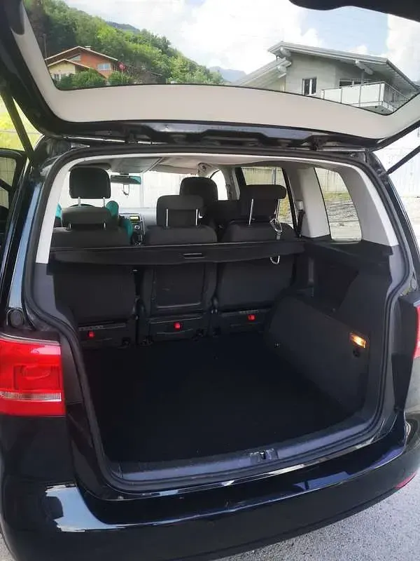 Usata VW Touran Trendline 105 CV (77 kW) 2012 Nero Monovolume