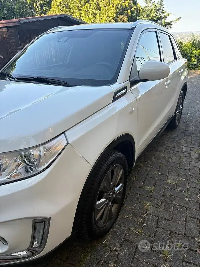 Usata Suzuki Vitara 111 CV (81 kW) 2020 Bianco SUV