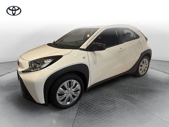 Usata Toyota Aygo X Active 72 CV (52 kW) 2025 Bianco SUV