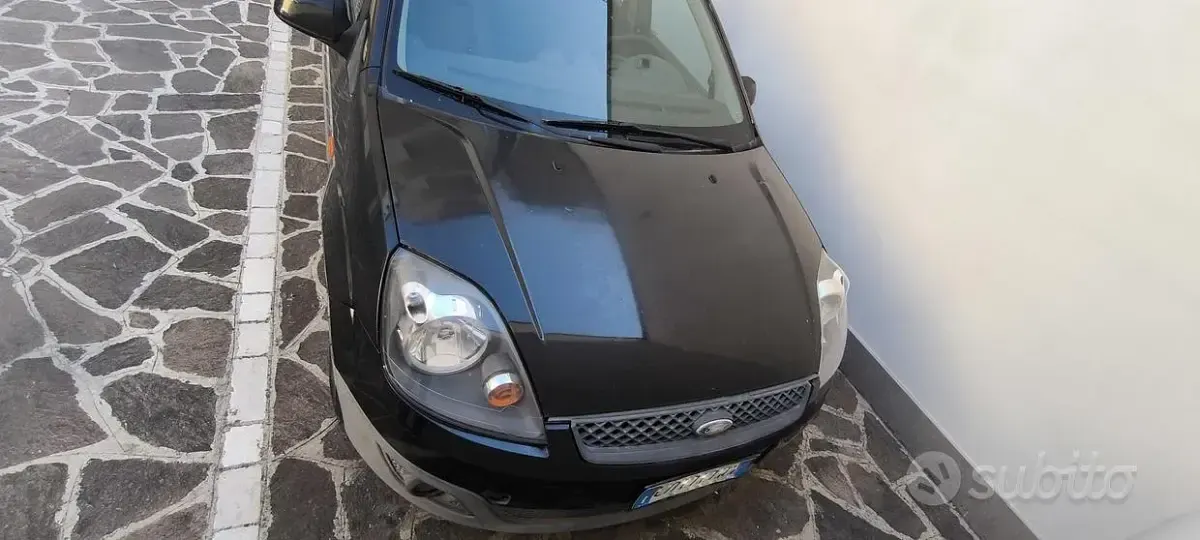Usata Ford Fiesta Collection 68 CV (50 kW) 2005 Nero Utilitaria