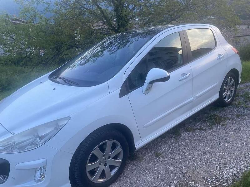 Usata Peugeot 308 Premium 90 CV (66 kW) 2010 Berlina