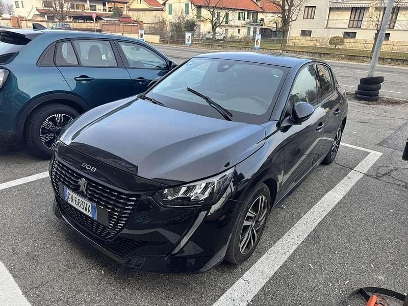 Usata Peugeot 208 Allure 101 CV (74 kW) 2024 Nero Utilitaria