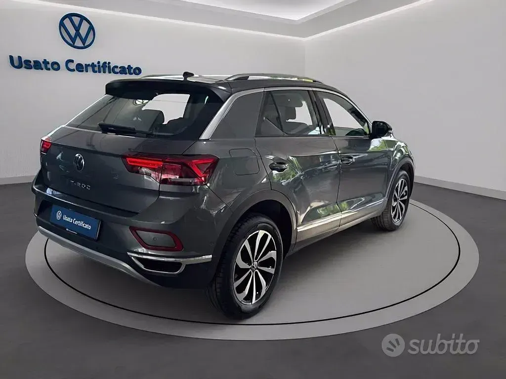 Usata VW T-Roc Style 110 CV (80 kW) 2023 Smoky grey metalizzato SUV