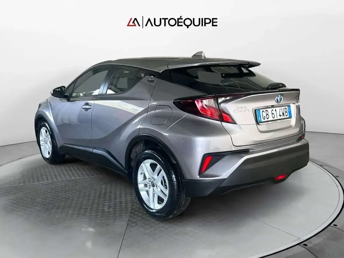Usata Toyota C-HR Active 122 CV (89 kW) 2020 Grigio SUV