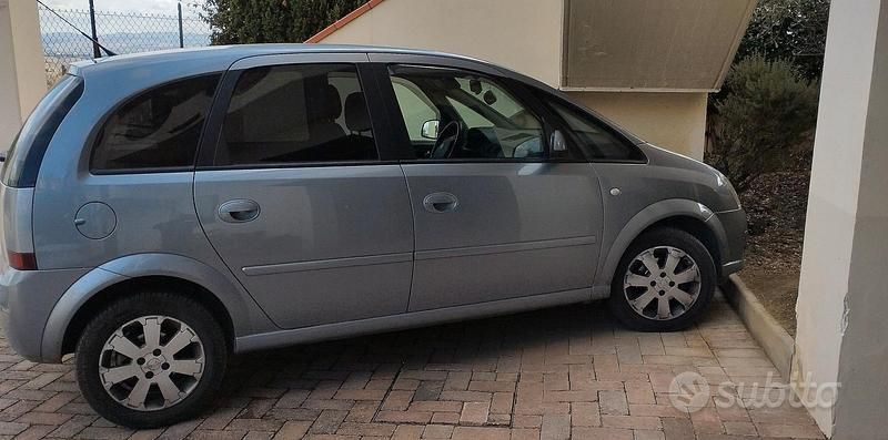 Usata Opel Meriva 2007 Grigio Monovolume