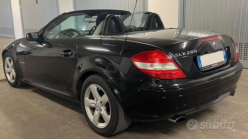 Usata Mercedes SLK200 163 CV (119 kW) 2004 Nero Cabrio