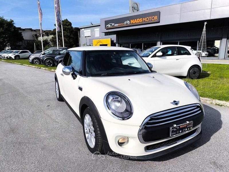 Usata Mini One D 95 CV (69 kW) 2016 Beige Utilitaria